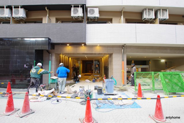 セレニテ本町ルフレ　仲介手数料無料のエントランス