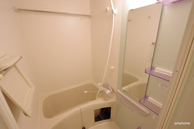 セレニテ本町ルフレ　仲介手数料無料の浴室