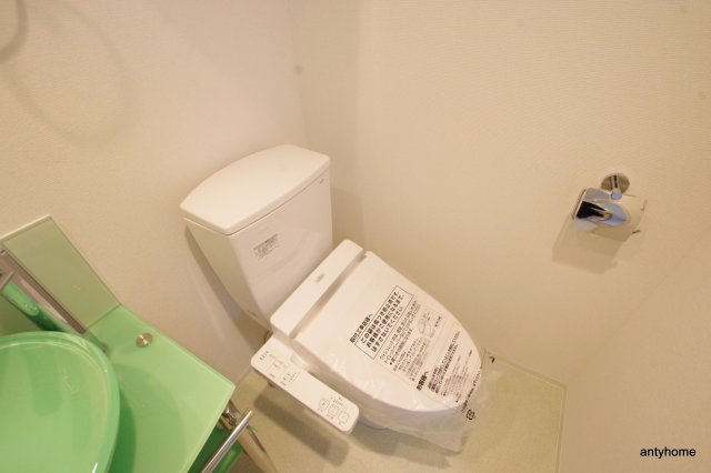 セレニテ本町ルフレ　仲介手数料無料のトイレ