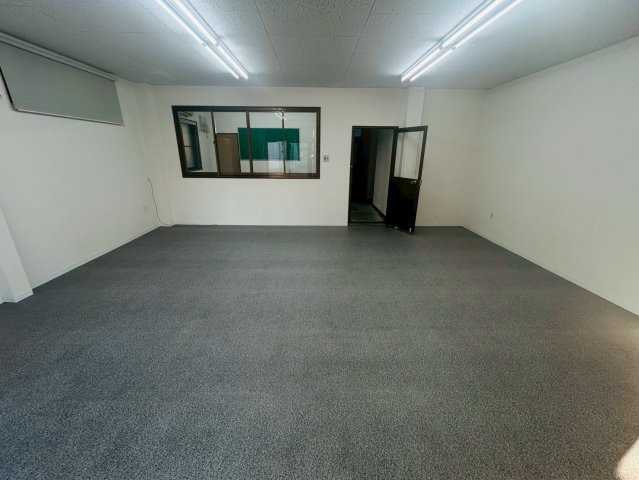 森の里貸店舗の内装