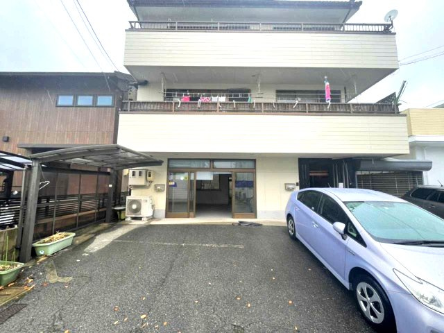 森の里貸店舗の外観