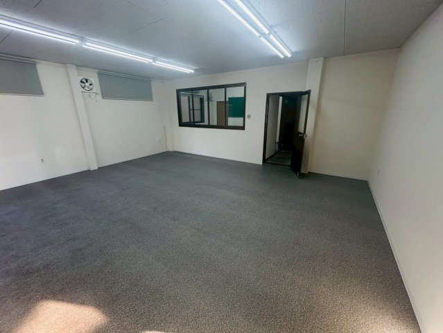 森の里貸店舗の内装