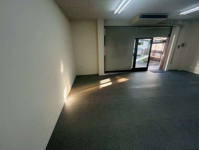 森の里貸店舗の内装