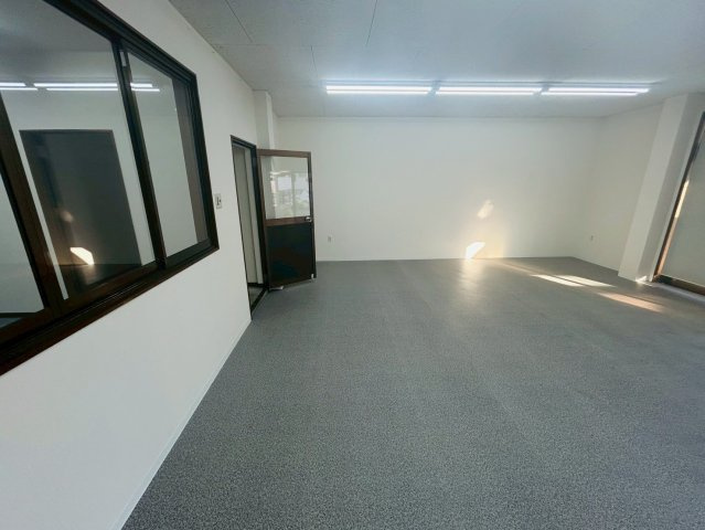 森の里貸店舗の内装