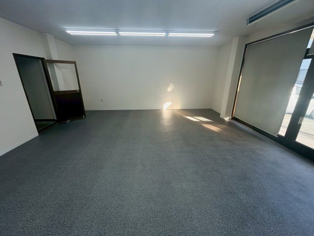 森の里貸店舗の内装