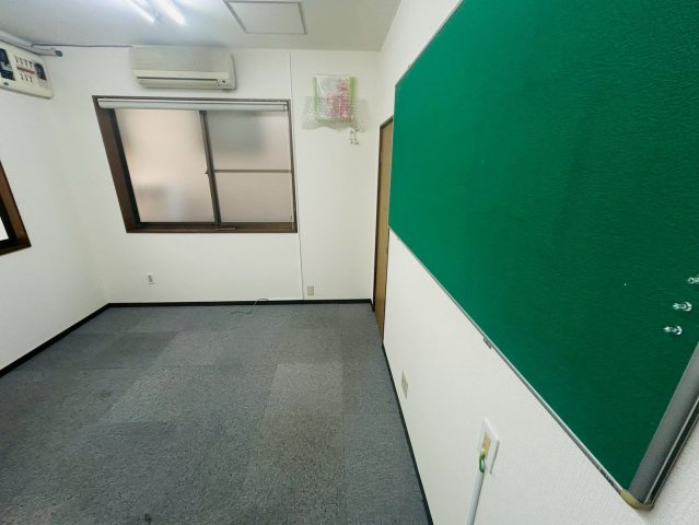 森の里貸店舗の内装