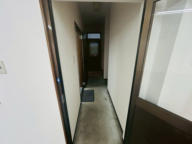 森の里貸店舗の内装