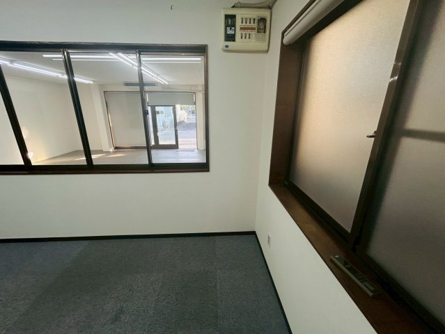 森の里貸店舗の内装