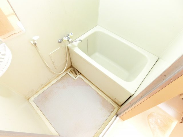 シャングリラ滝谷の浴室|別部屋内装写真