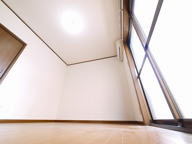 プロムナードの洋室|広々とした洋室です