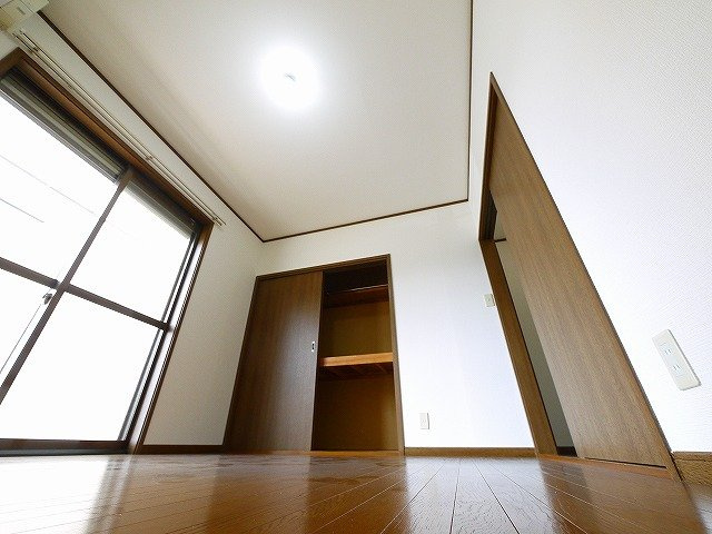 プロムナードの洋室|個人の部屋や寝室として使える洋室です