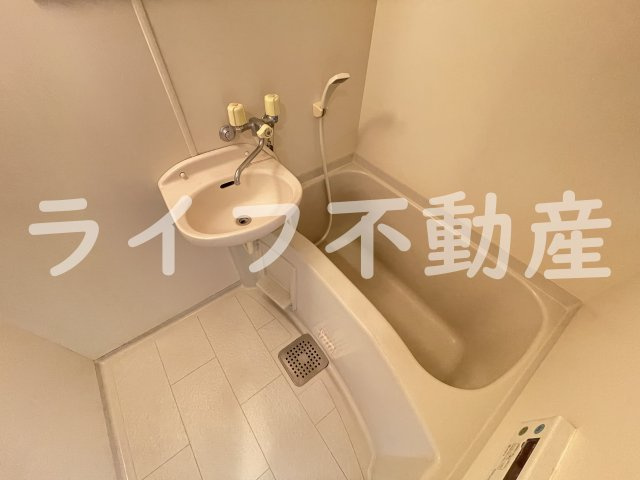 ビクトワール小阪の浴室