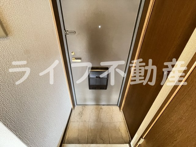 ビクトワール小阪の玄関