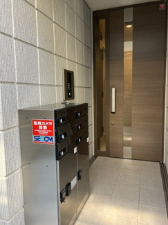 【エントランス】 | オートロック、宅配BOX完備！セキュリティ面も安心できます