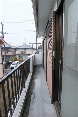 高野台ロイヤルコーポのバルコニー|外からの目が気にならないバルコニーで洗濯物が干せます