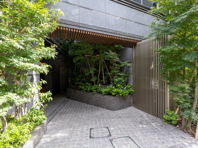 ロイヤルシーズン麻布永坂のエントランス