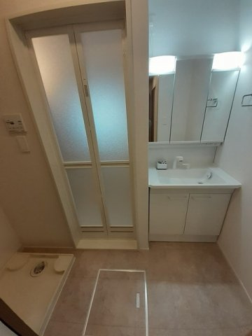 かっぱ壱番館の洗面所|三面鏡の洗面台です☆