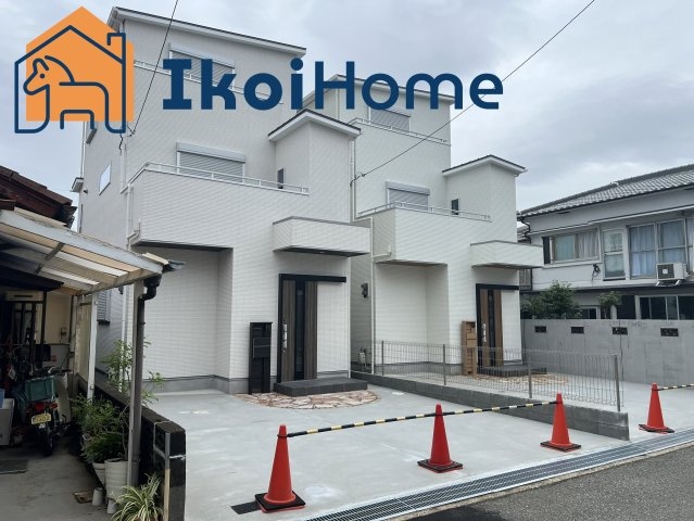 明石市貴崎1丁目　A号地　新築戸建の駐車場|●年中無休：見学時間9:00～20:00・当日予約可●駐車場は2台、車種によっては3台可能です。