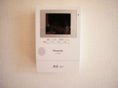 【セキュリティ】 | プレミール泉 | 訪問者の確認ができるTVドアホン付きです♪