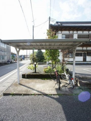 【その他共用部分】 | プレミール泉 | 屋根付きの駐輪場があります♪