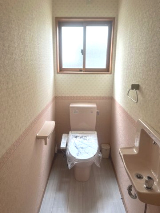 敦賀市砂流中古戸建のトイレ