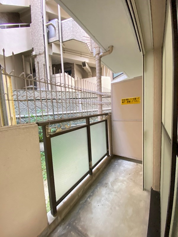 普茶マンションのバルコニー