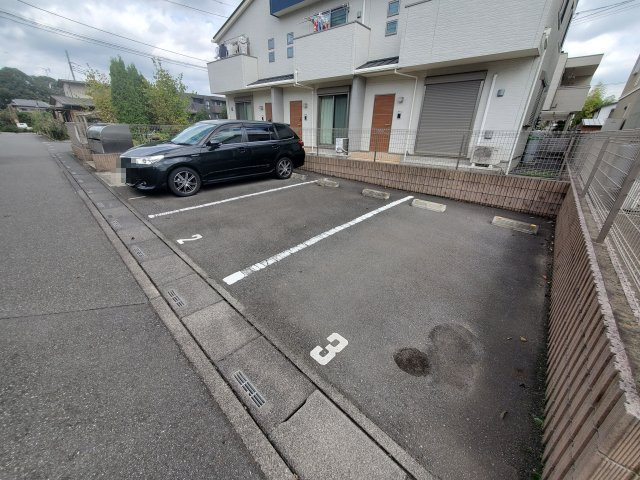 サンティエアヴニールの駐車場