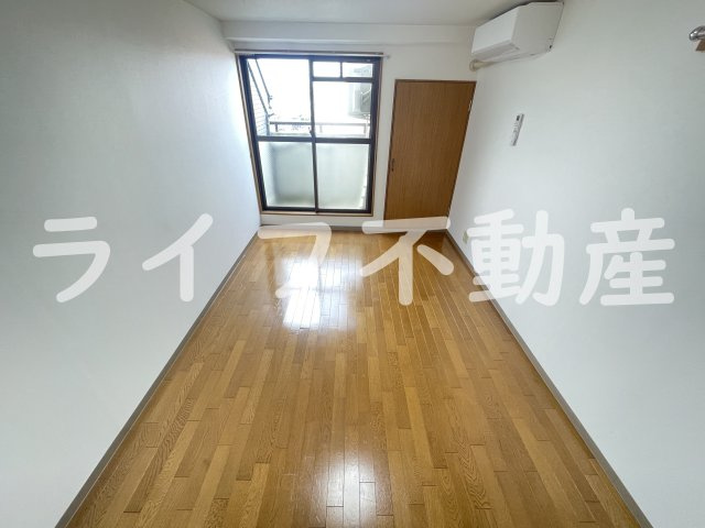 ピッコロオベストの洋室|広々とした洋室です