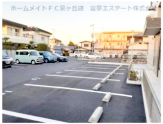 パストラル　 スプリングの駐車場|宅配ボックス