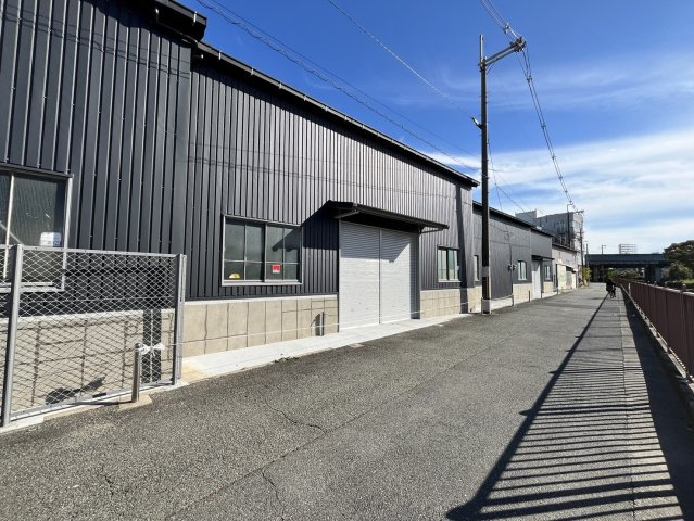 豊中市上津島1丁目倉庫の外観