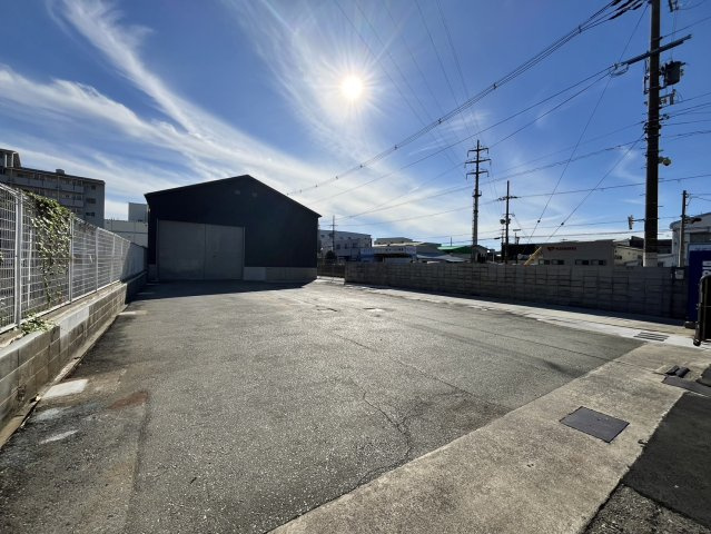 豊中市上津島1丁目倉庫の駐車場