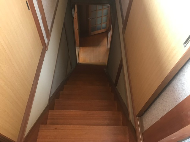 【内装】 | 玉野市西田井地　戸建 | ★階段★