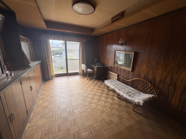 【洋室】 | 玉野市西田井地　戸建 | ★1階洋室★