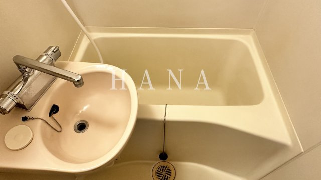 レオパレスコーラル クラウドの浴室