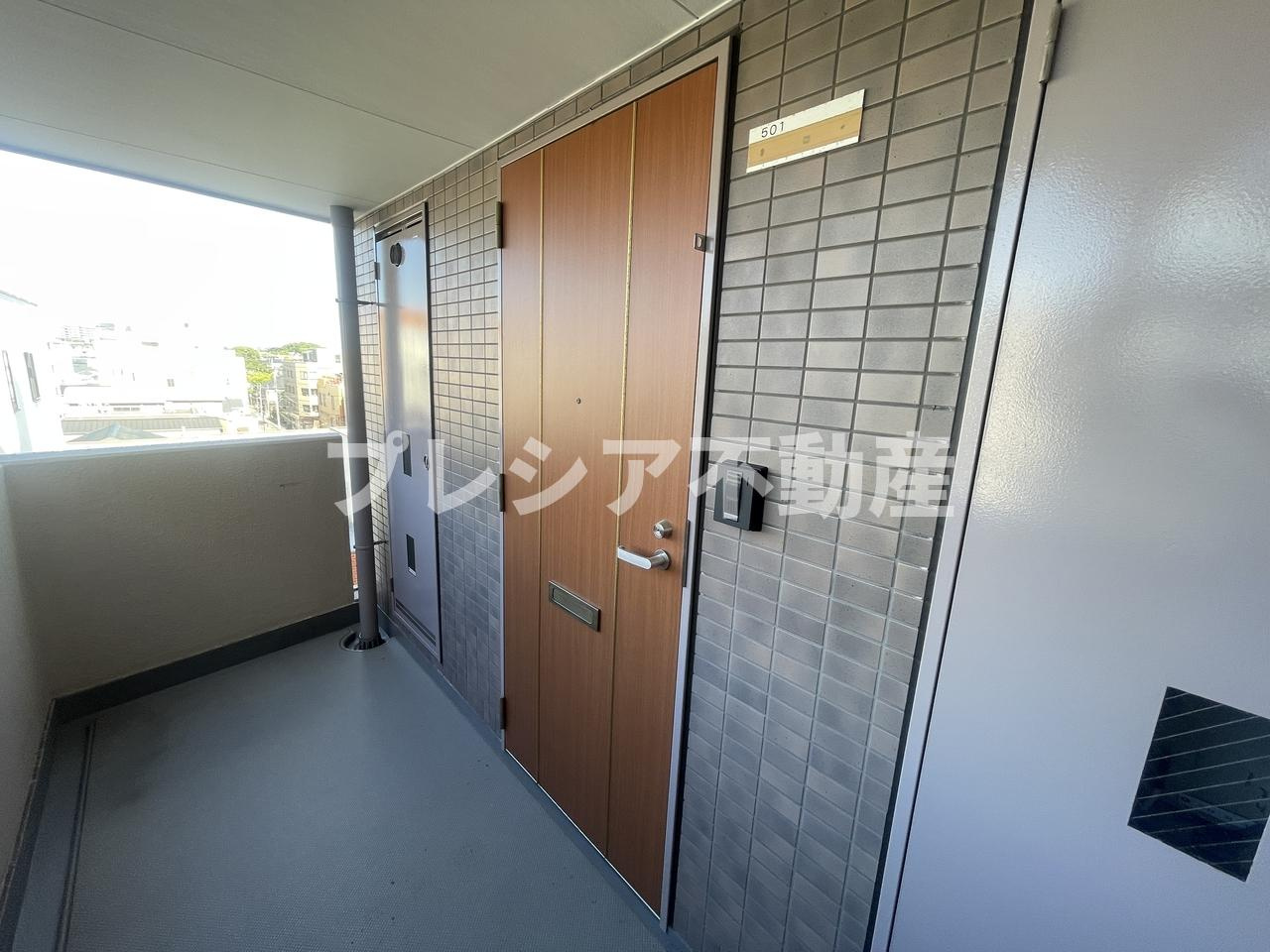 ピュアハウス甲子園の玄関