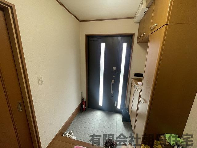 【玄関】 | 安来市汐手が丘中古戸建 | 落ち着いた玄関です
