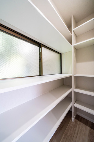 ネオハイツ輝国のキッチン|ネオハイツ輝国（3SLDK）パントリー