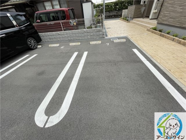 ネバーランドⅢAの駐車場