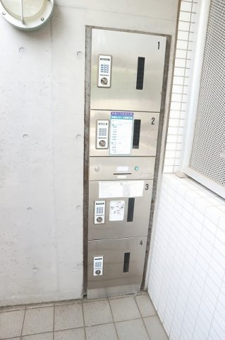 【設備】 | ア・レーズM | 数少ないが不在時でも荷物受け取れる宅配BOX付き