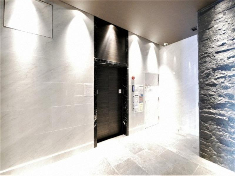 S-RESIDENCE江坂のエントランス