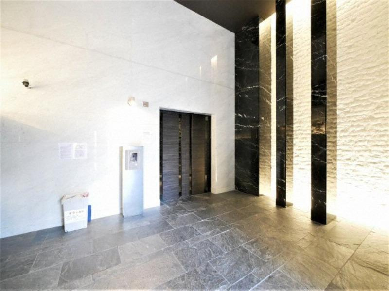 S-RESIDENCE江坂のエントランス