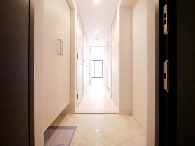 S-RESIDENCE江坂の玄関