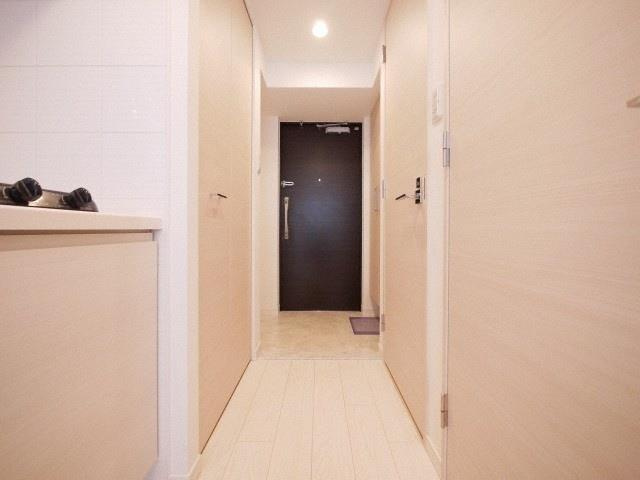 S-RESIDENCE江坂の玄関