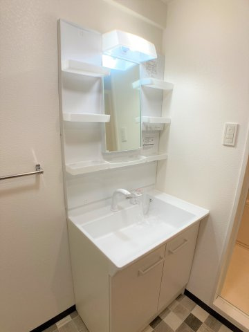サンタスクエア東新の独立洗面台