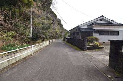 【前面道路含む現地写真】 | 樋脇町市比野字藺牟田川地戸建