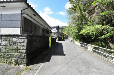 【前面道路含む現地写真】 | 樋脇町市比野字藺牟田川地戸建