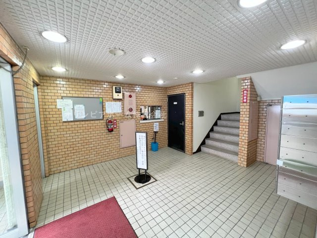 秀和門前仲レジデンス　5階　最　上階　角　部屋　リ　ノベーション済のエントランス