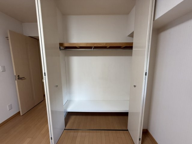 グラビスコート三条堺町の収納