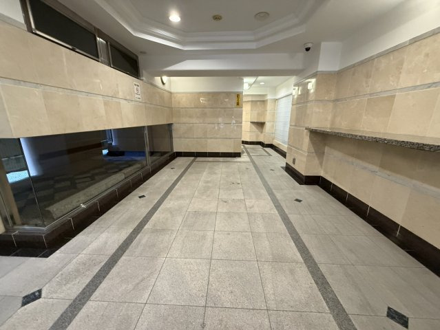 グラビスコート三条堺町のロビー