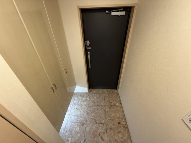 グラビスコート三条堺町の玄関|毎日通る玄関はこちらです